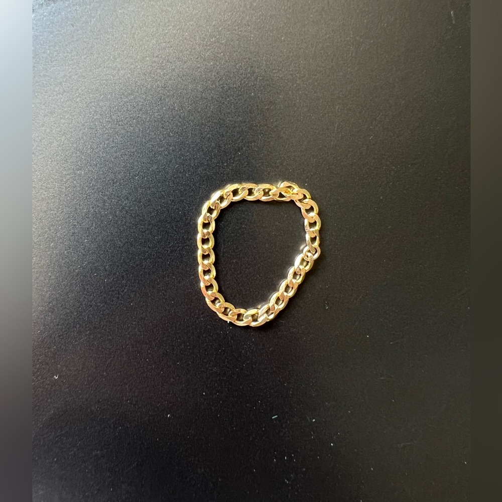 14k yellow gold chain ring. Size 6